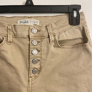 TAN BUTTON UP JEANS! SIZE 7